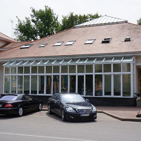 Du Broliai Hotel Palanga Exterior photo